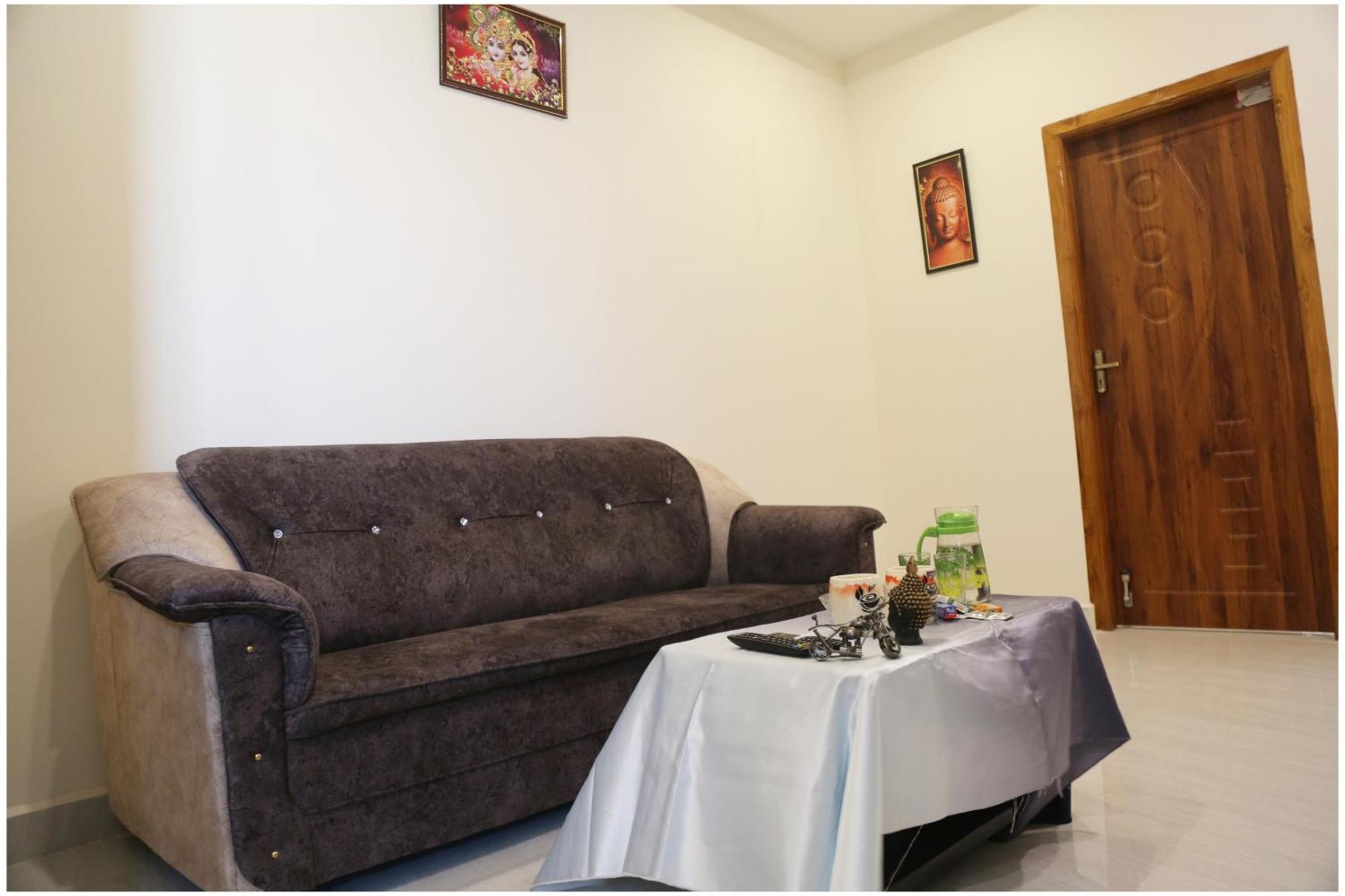 Padmavathi Homestay Tirupati Ngoại thất bức ảnh