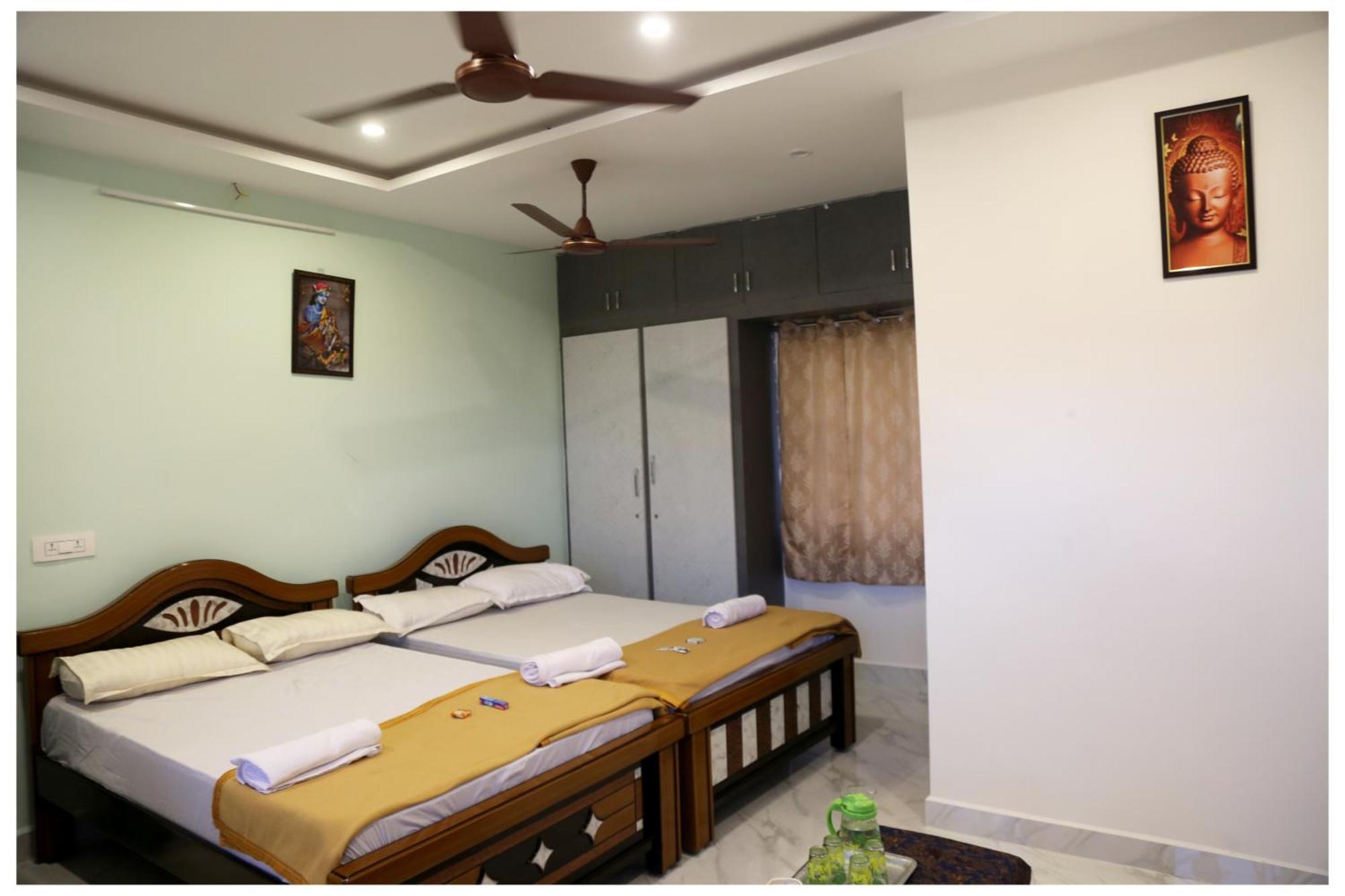 Padmavathi Homestay Tirupati Ngoại thất bức ảnh