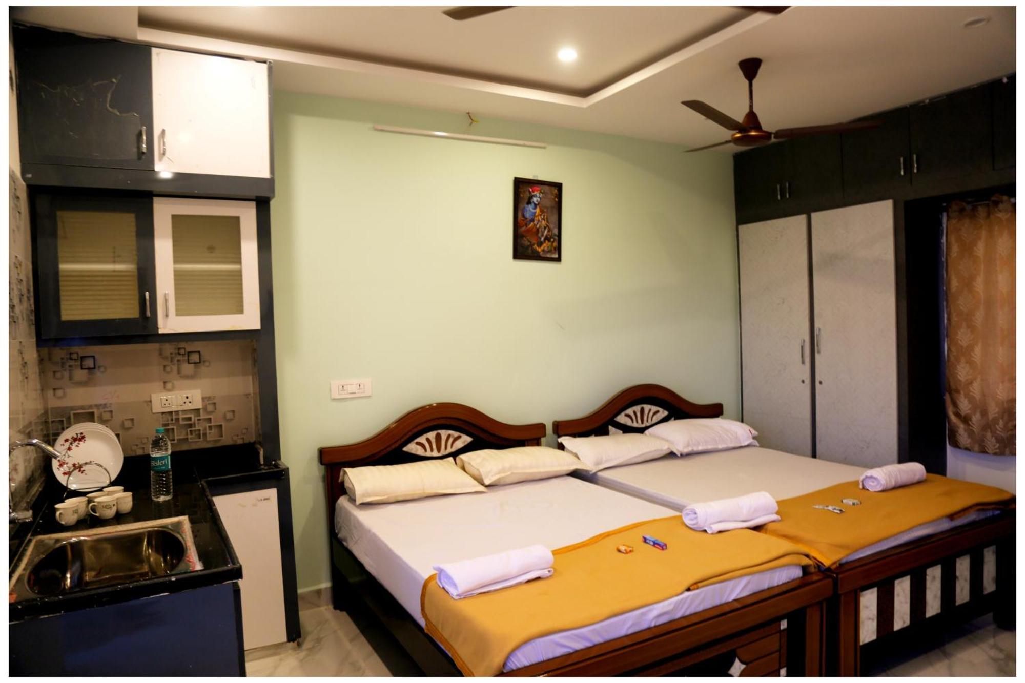 Padmavathi Homestay Tirupati Ngoại thất bức ảnh