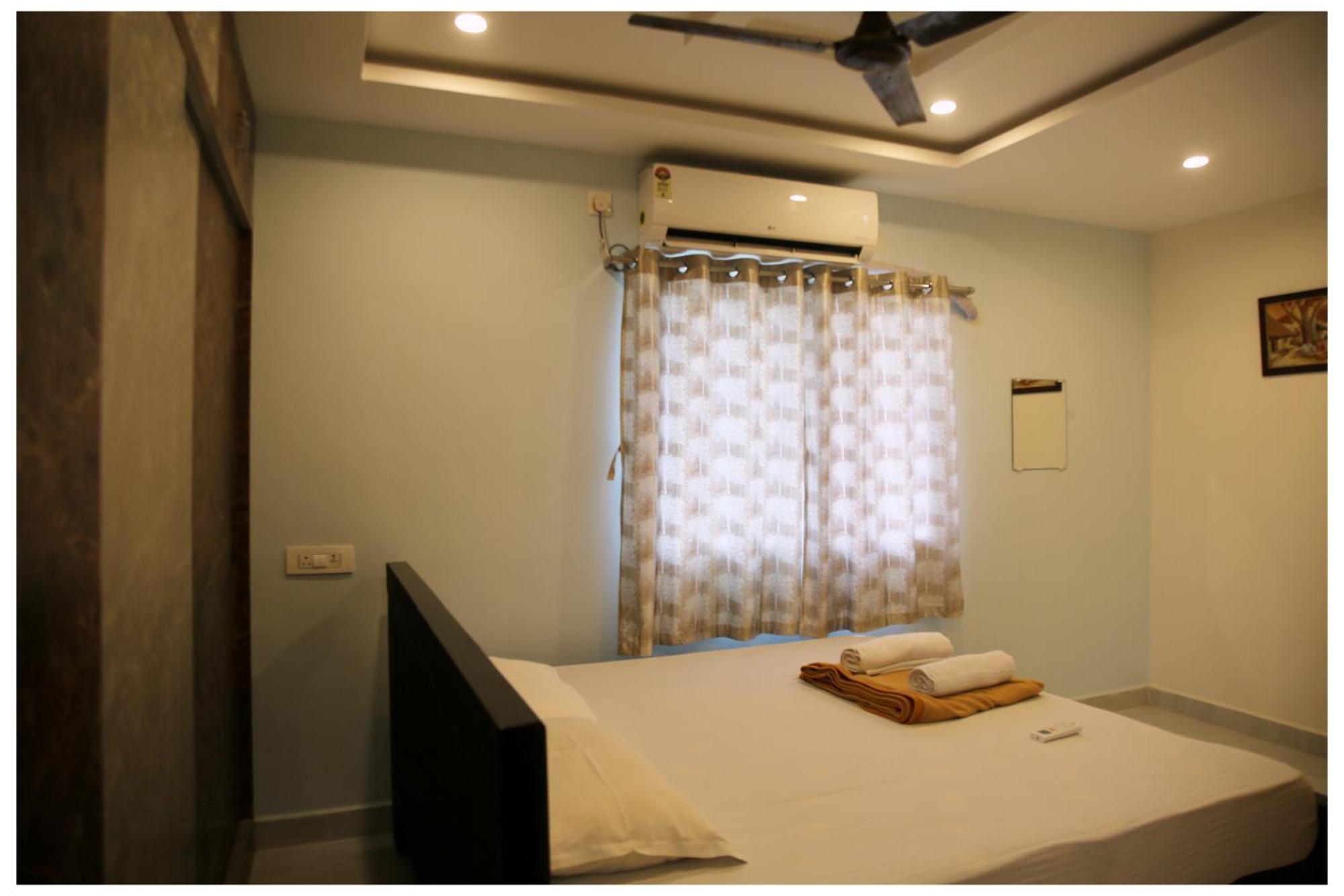 Padmavathi Homestay Tirupati Ngoại thất bức ảnh