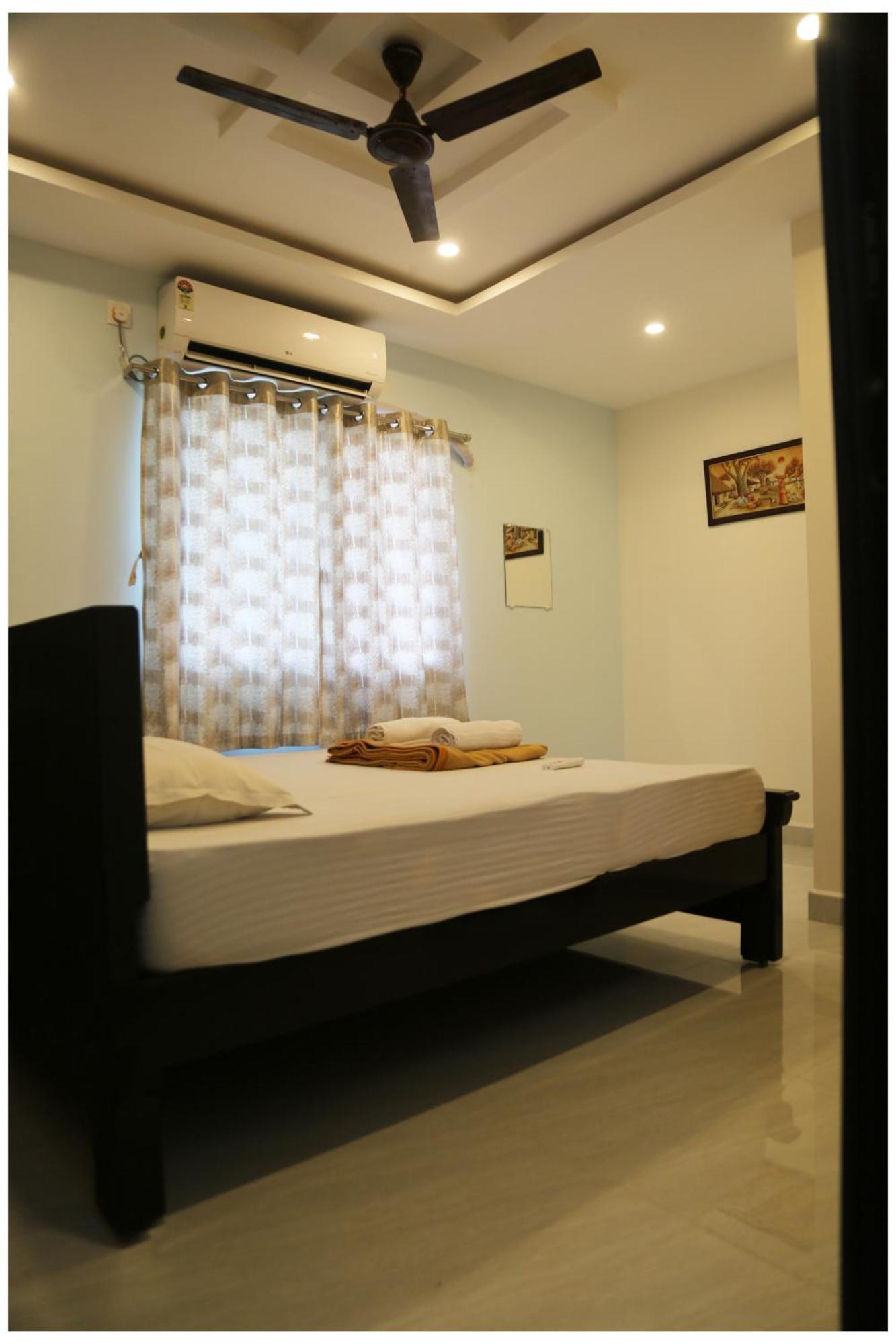 Padmavathi Homestay Tirupati Ngoại thất bức ảnh