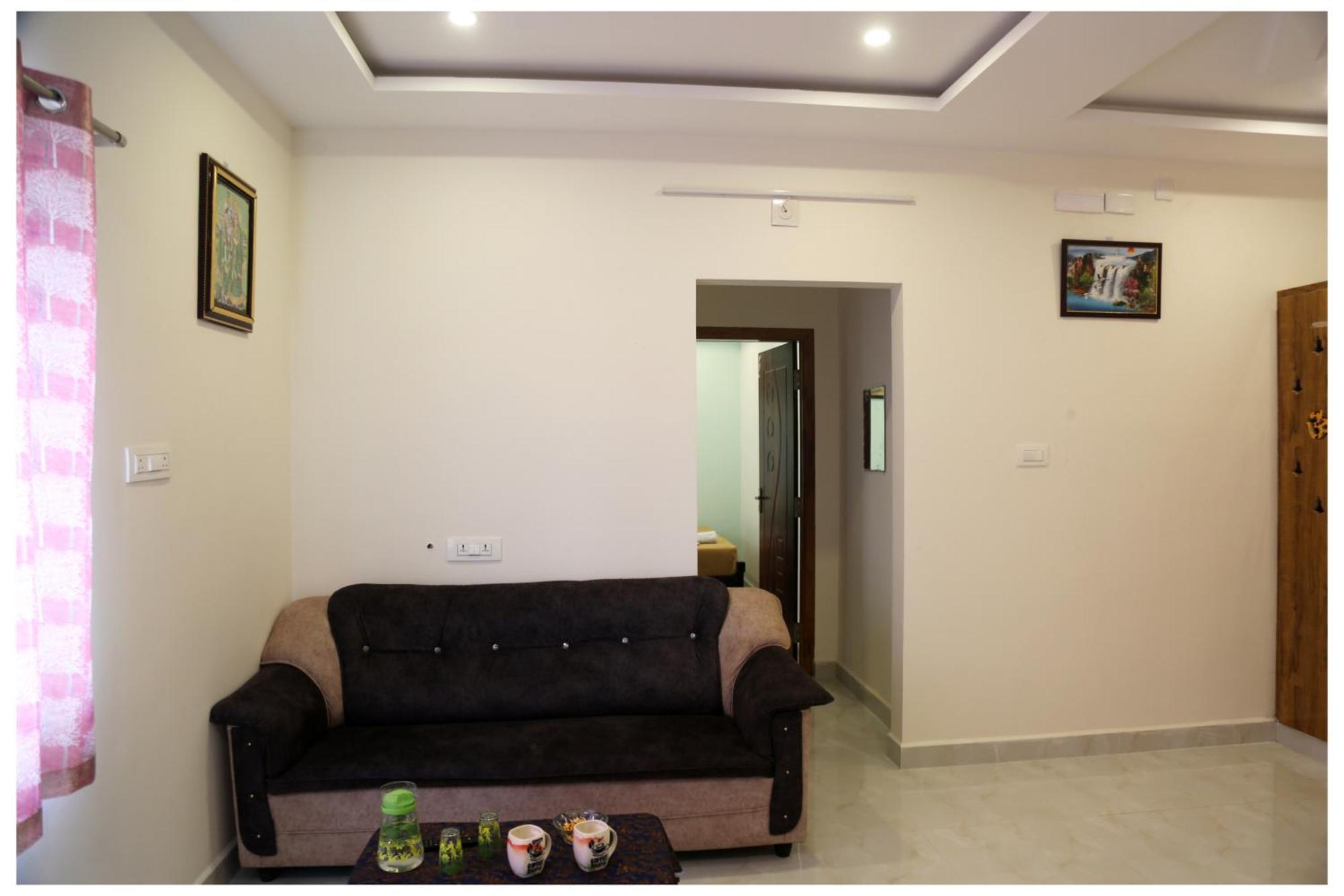 Padmavathi Homestay Tirupati Ngoại thất bức ảnh