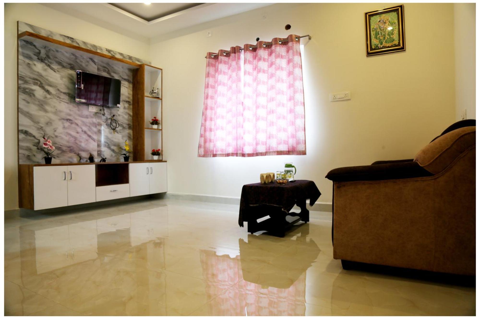 Padmavathi Homestay Tirupati Ngoại thất bức ảnh