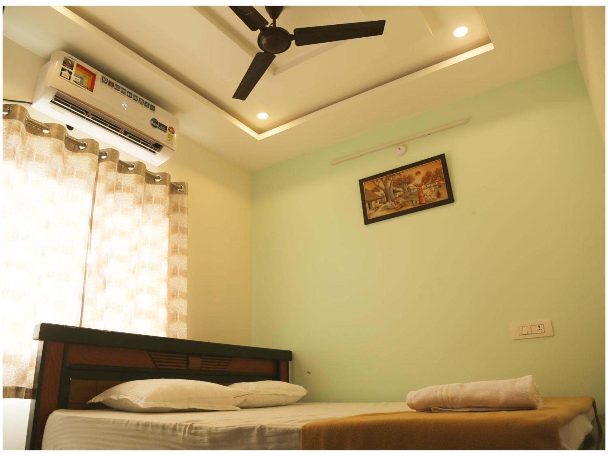 Padmavathi Homestay Tirupati Ngoại thất bức ảnh